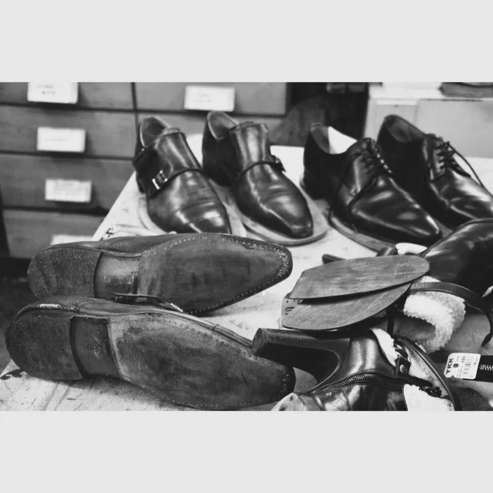 CARY Service Gummibesohlung auf genähten Lederschuhen