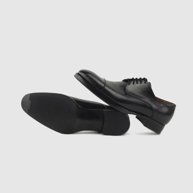 CARY Service Gummibesohlung auf genähten Lederschuhen