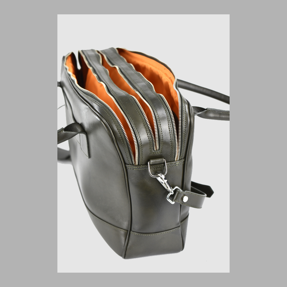 Trippelzipp Bag LUKA – Olivgrün – Immagine 6 di 7